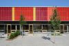 Bunte Metalllamellen bringen Leben in die Fassade der Grundschule Neubiberg (Kopie)